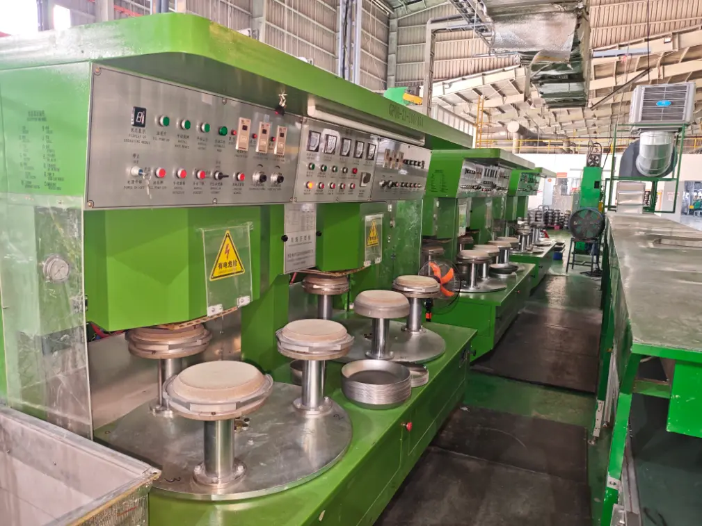 Pişirme malzemesi tabanı lehimleme makinesi yurt dışına kuruldu.